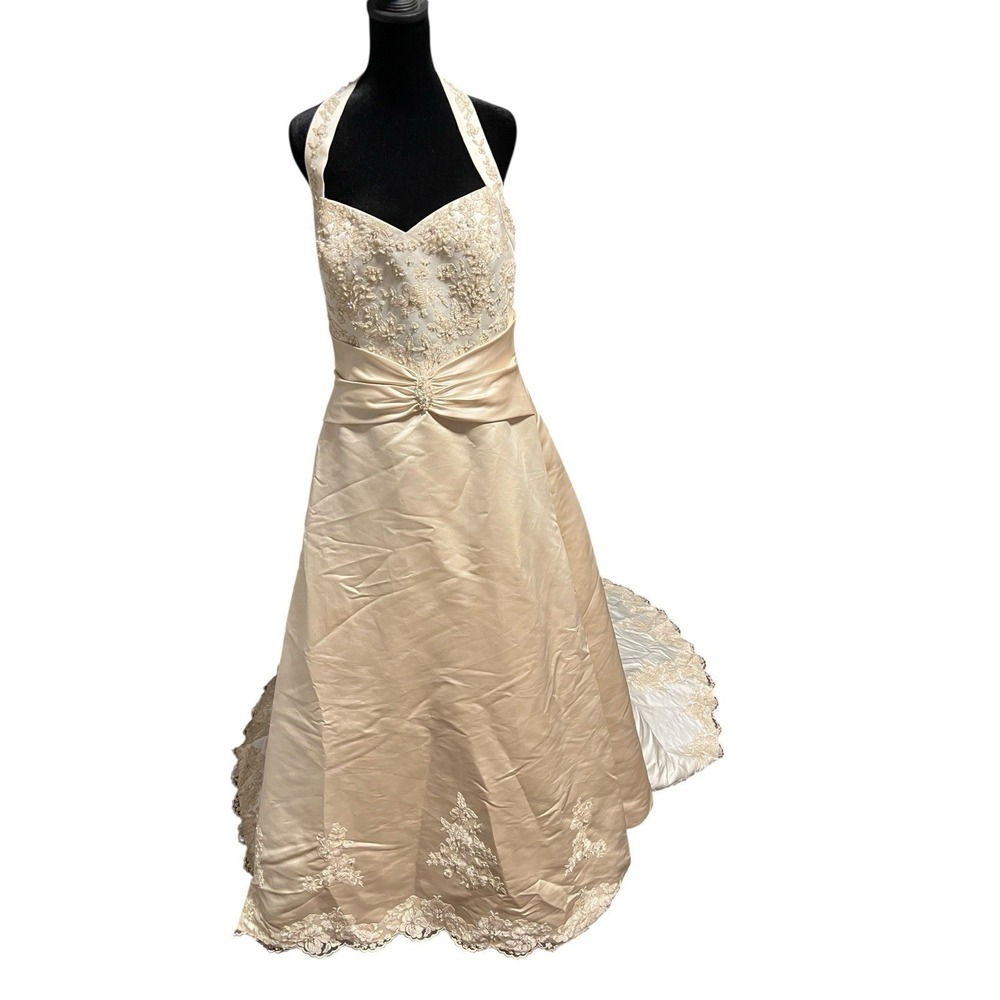 David's bridal wedding dress‎ size 14 Halter; Beaded Train